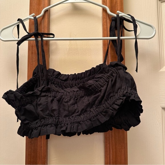 Black Ruffled Crop Top - Picture 5 of 8